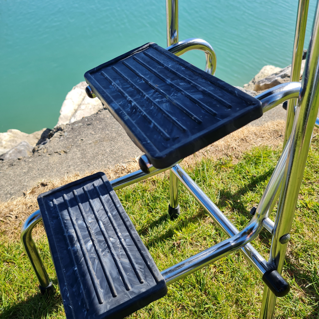Retro Chrome Step Stool - Seat