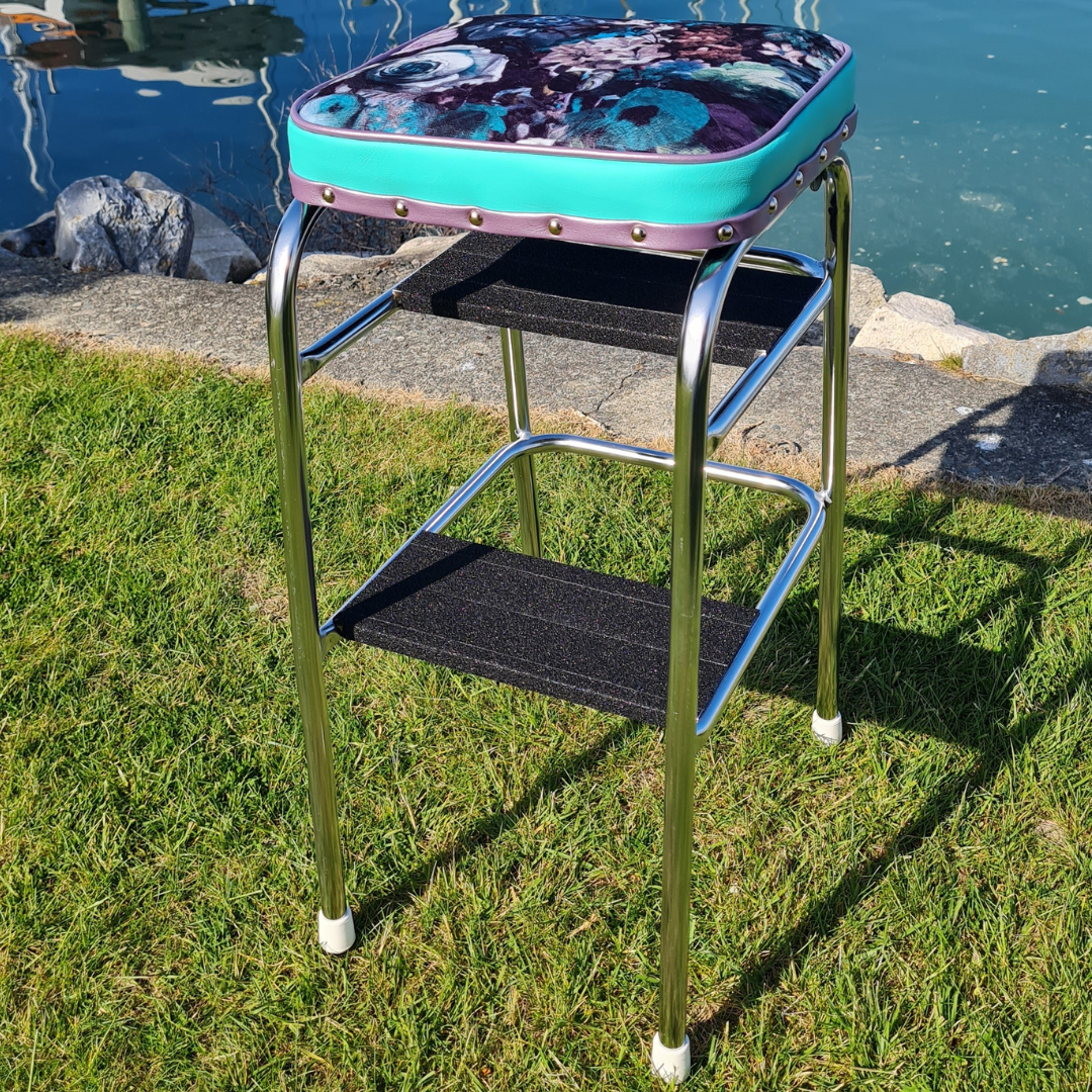 Retro Chrome Step Stool - Seat