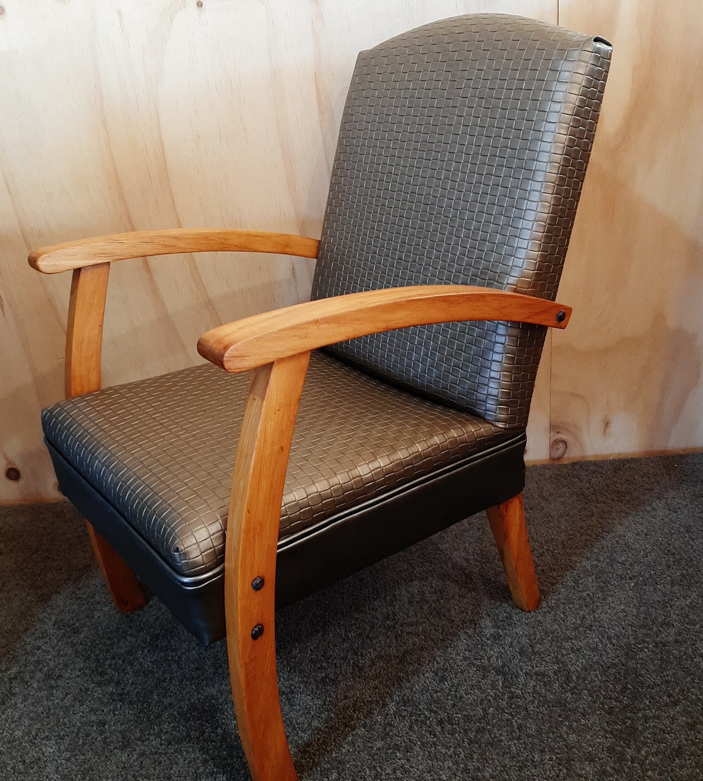 Kids chair