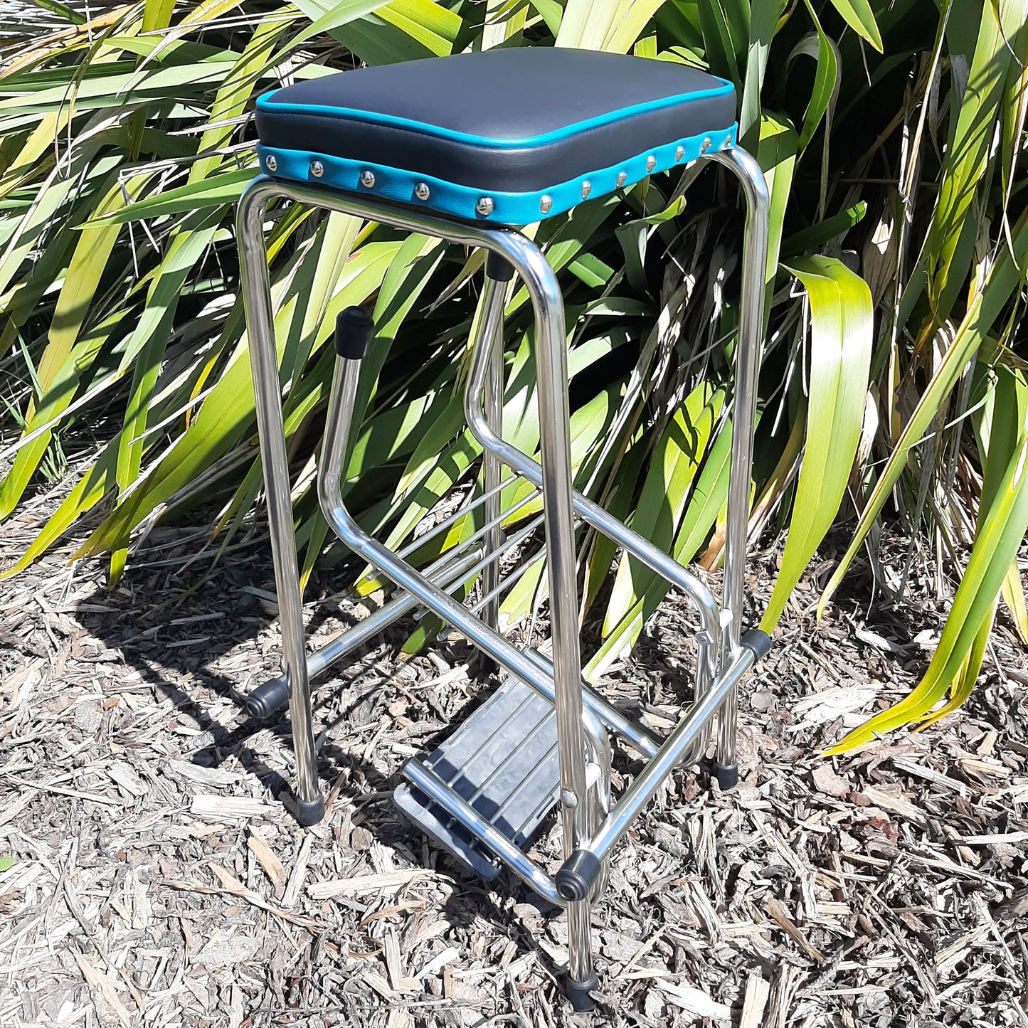 Retro Chrome Step Stool - Seat