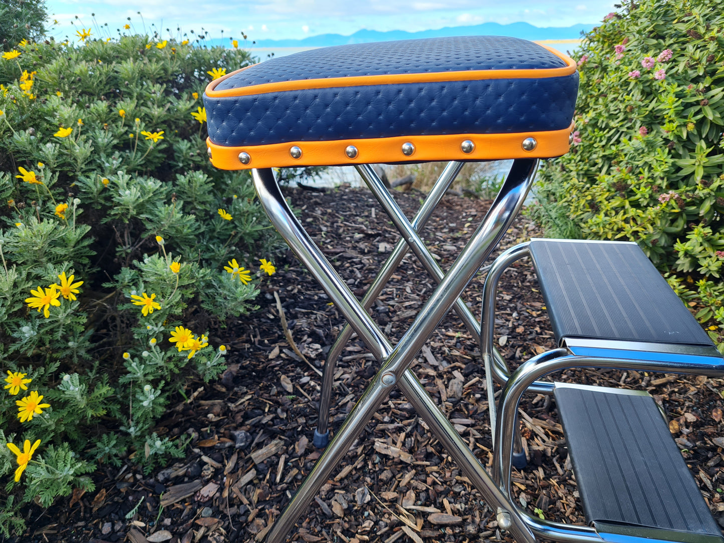 Retro Chrome Stool - Seat - scissor legs