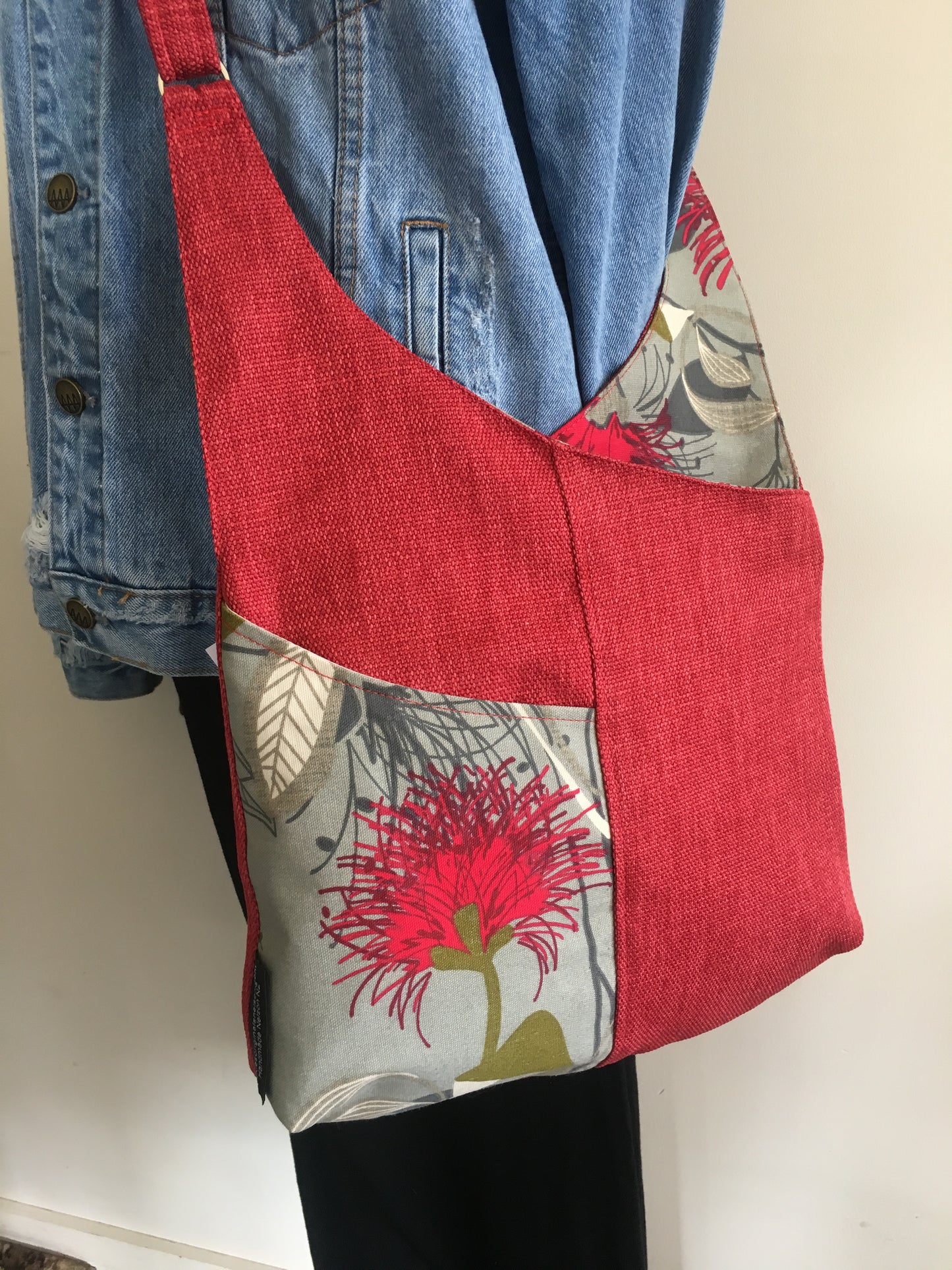 Crossbody Bag - Hydrangea on Ocean