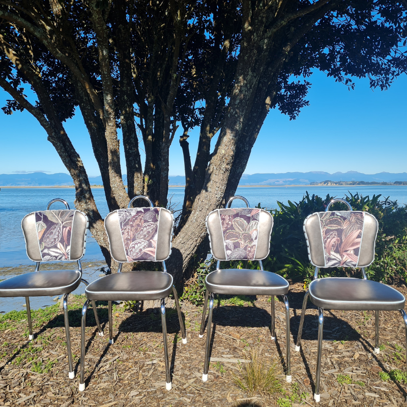 Retro Kitchen Chairs & Table - Metallic vinyl