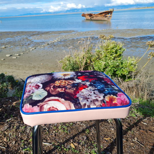 Retro Chrome Stool - Seat - Flower bomb
