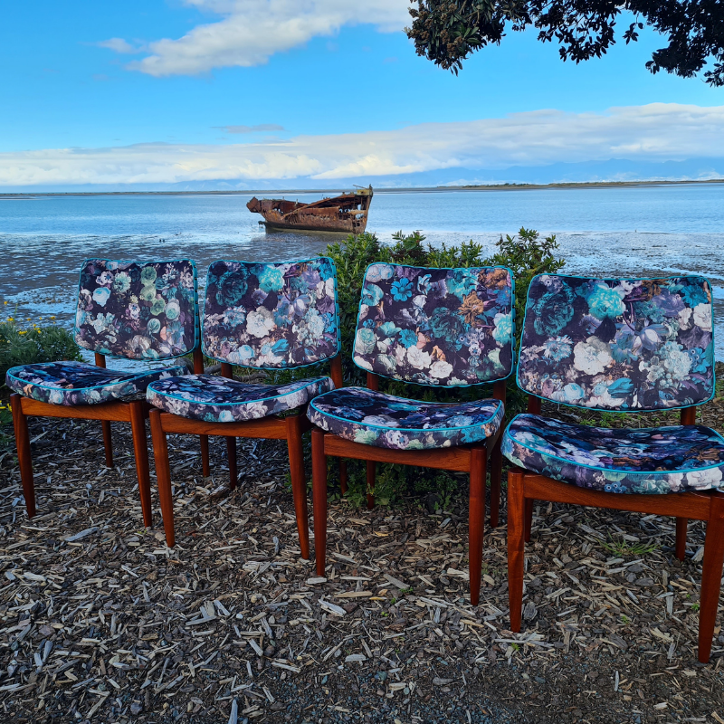 Set of 4 Mid century chairs