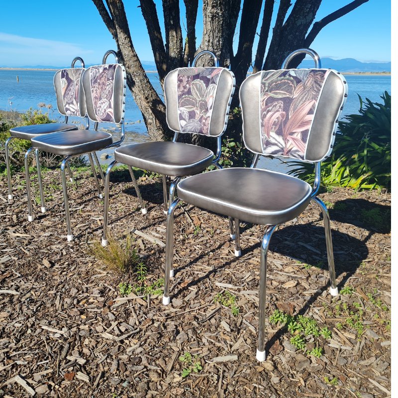 Retro Kitchen Chairs & Table - Metallic vinyl