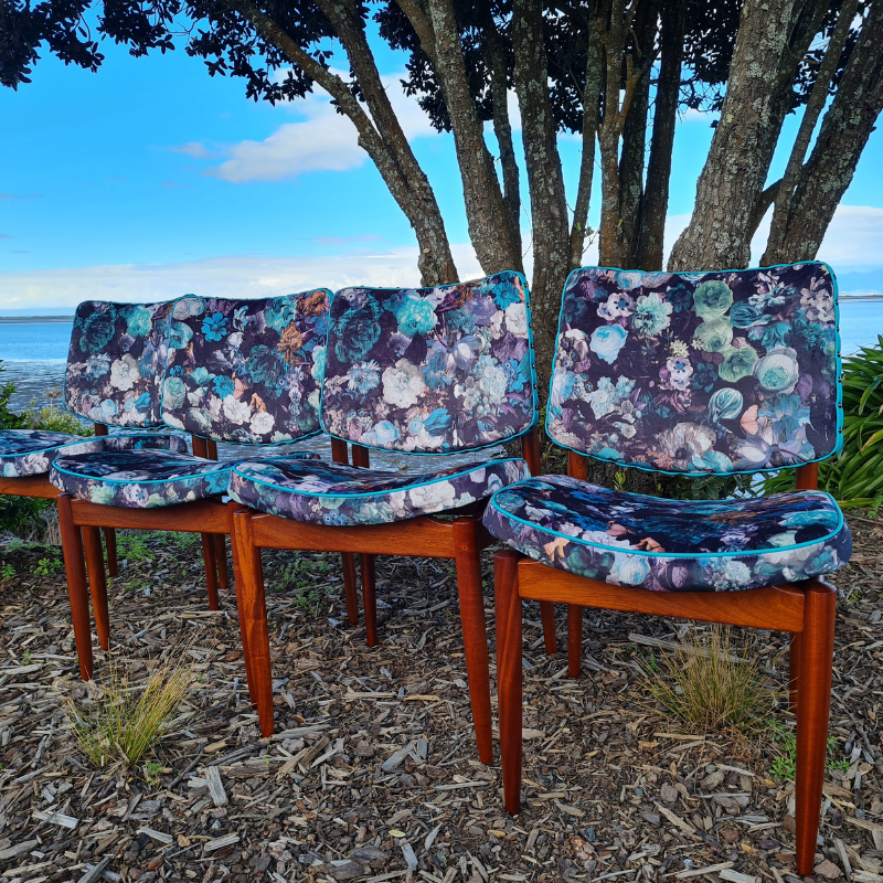 Set of 4 Mid century chairs