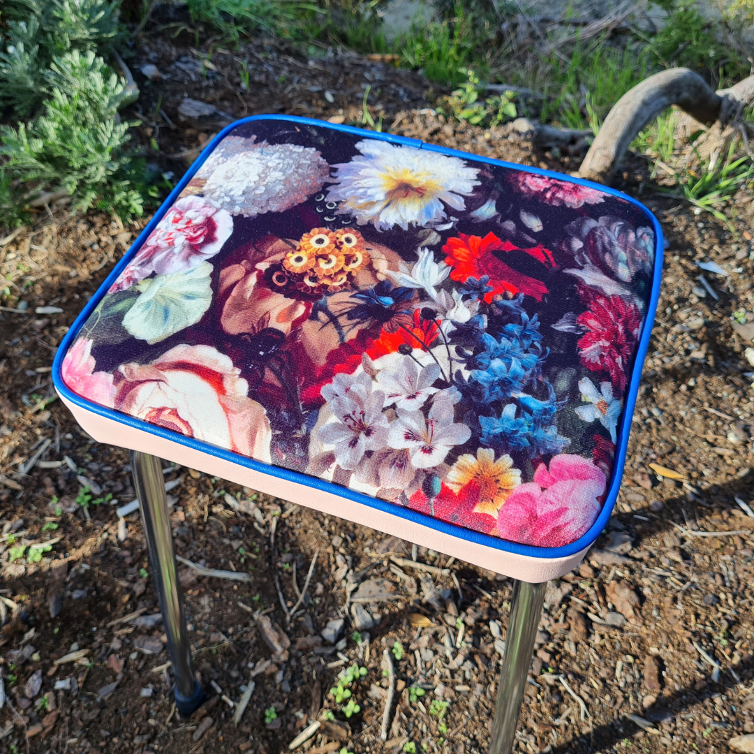 Retro Chrome Stool - Seat - Flower bomb