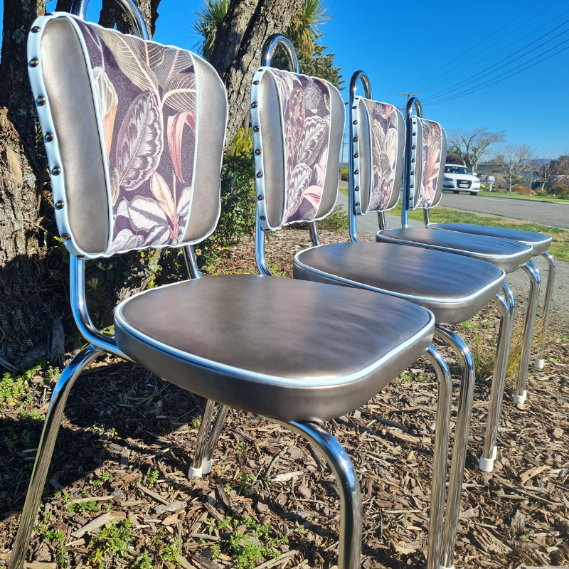 Retro Kitchen Chairs & Table - Metallic vinyl