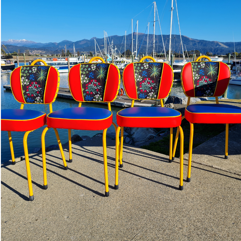 Cheerful Set of 4 retro chairs