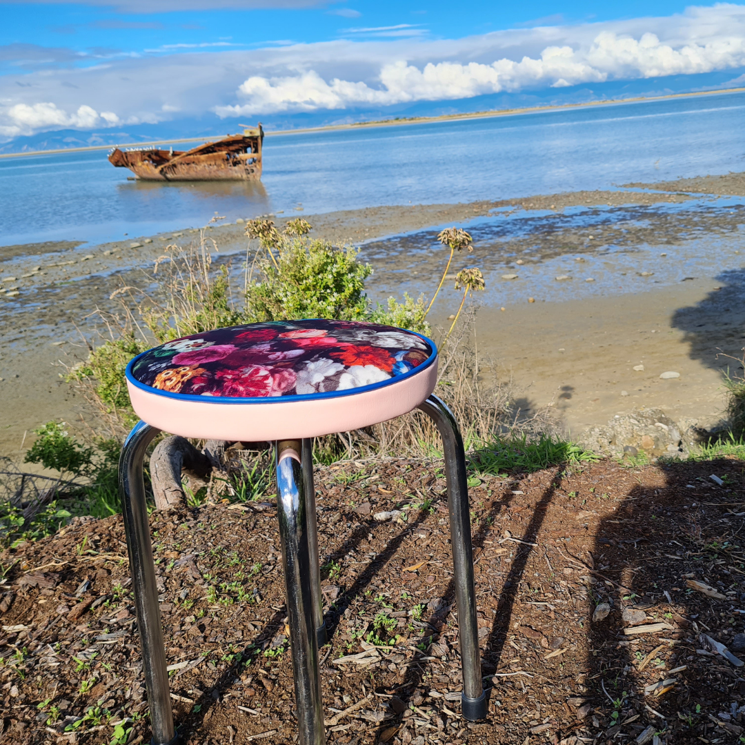 Retro Chrome Stool - Seat - Flower bomb