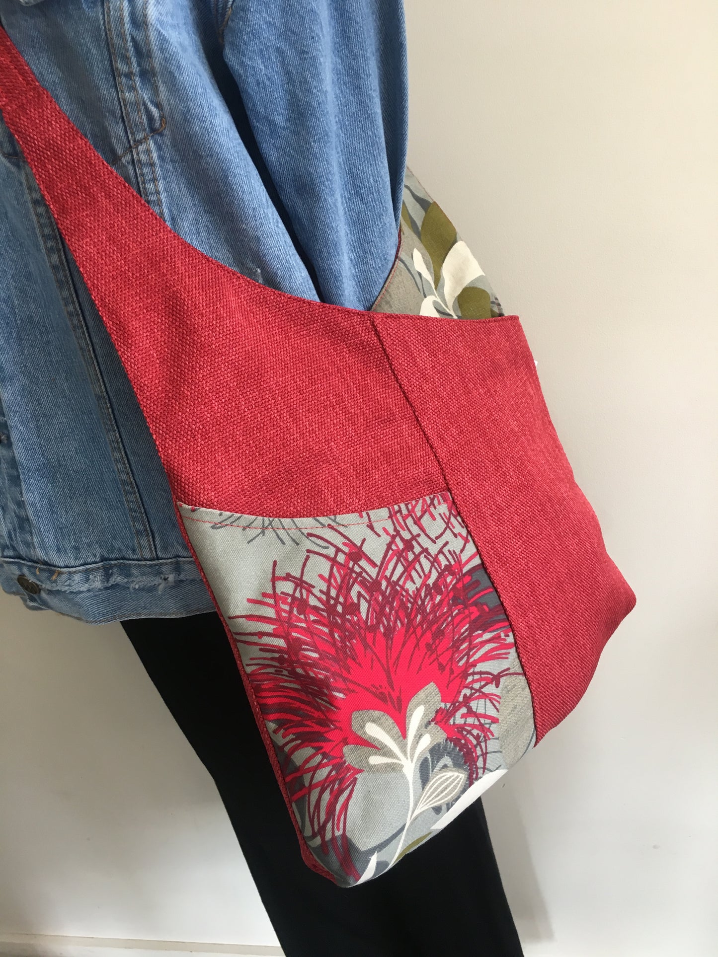 Crossbody Bag - Hydrangea on Ocean
