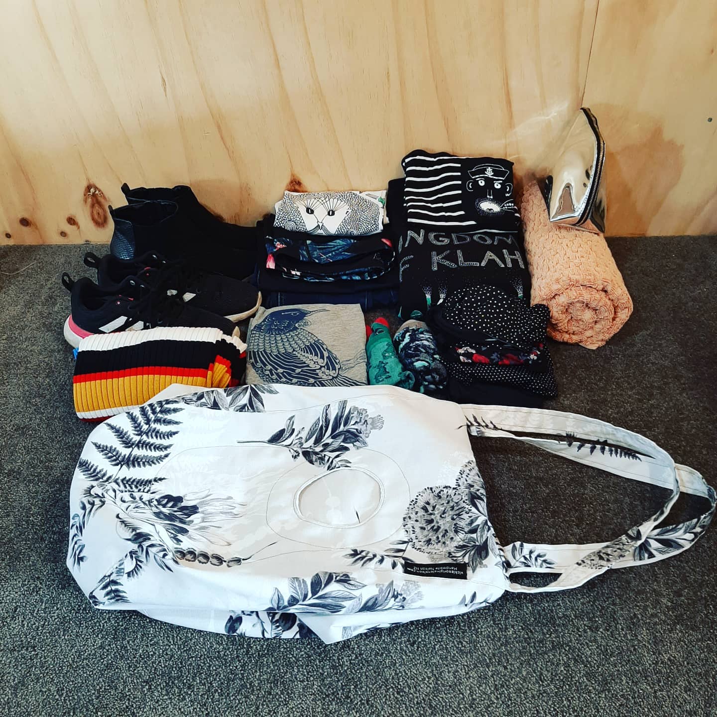 Carry All Convertible Tote & Backpack (Florals)