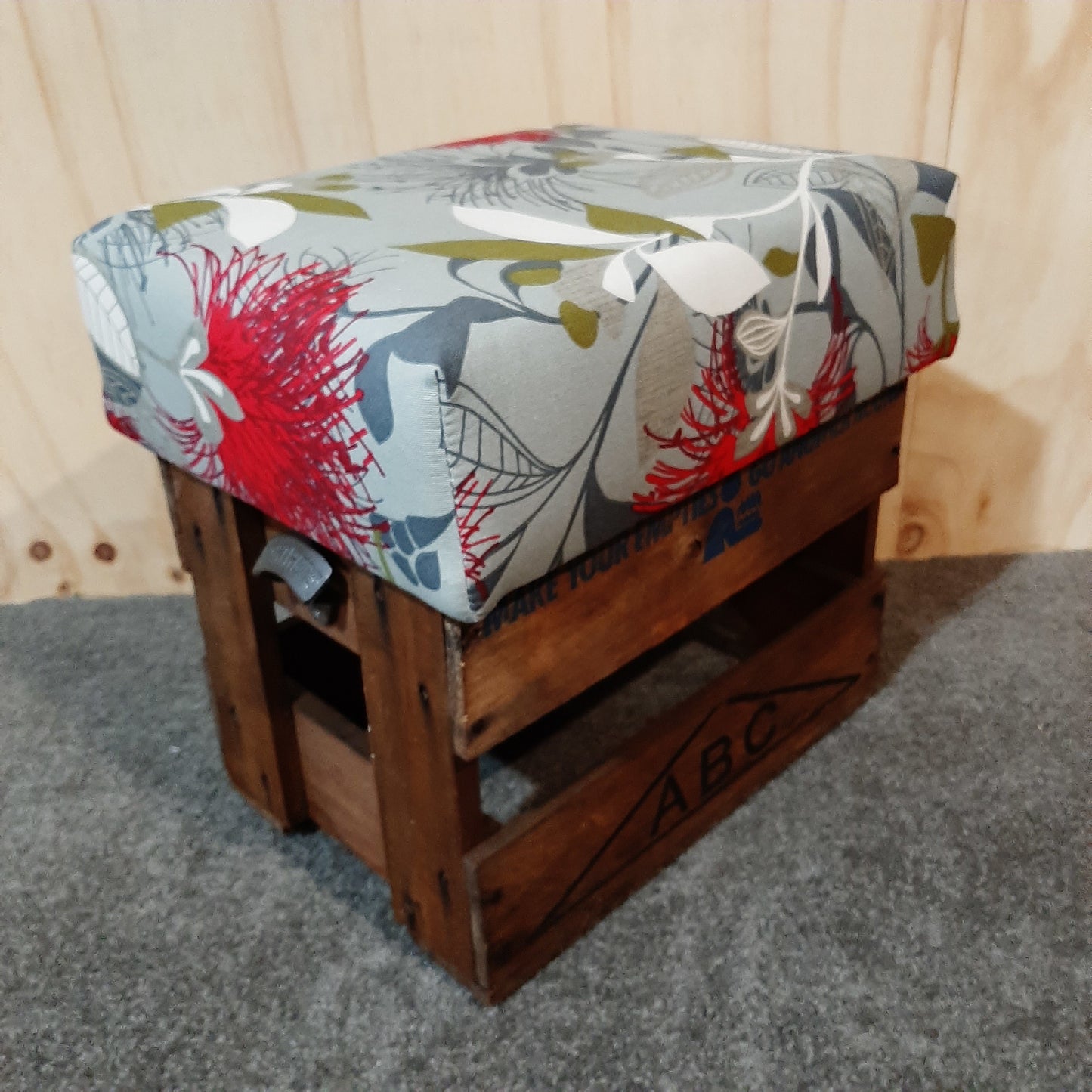 Footstool / Seat ABC Beercrate Base