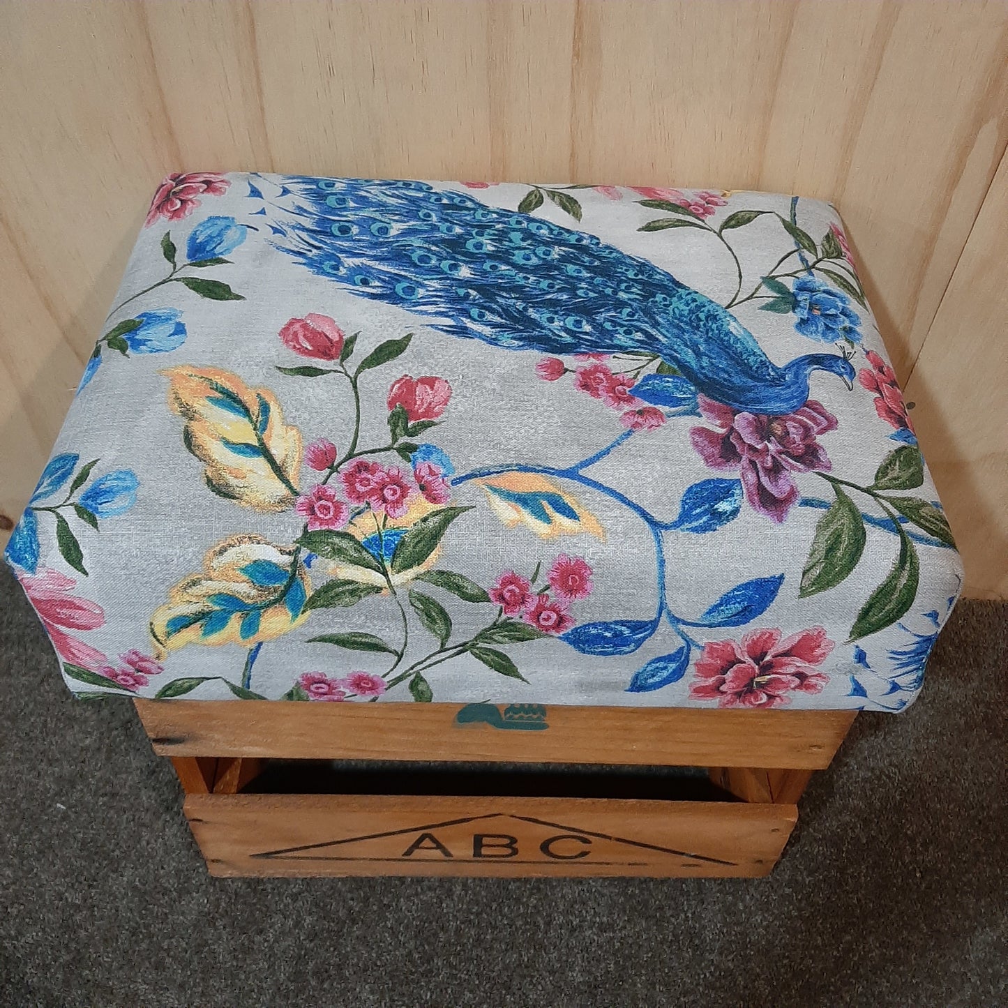 Footstool / Seat ABC Beercrate Base