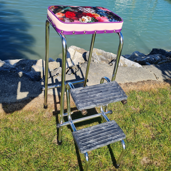 Retro Chrome Step Stool - Seat Flower bomb