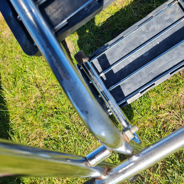 Retro Chrome Step Stool - Seat Flower bomb