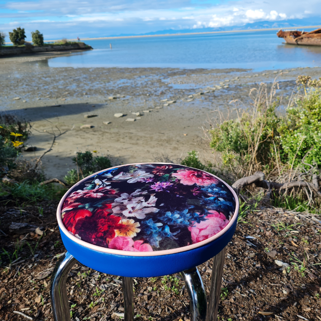 Retro Chrome Stool - Seat - Flower bomb