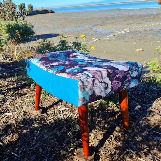 Footstool / Wooden legs