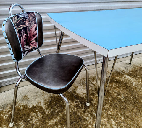 Retro Kitchen Chairs & Table - Metallic vinyl